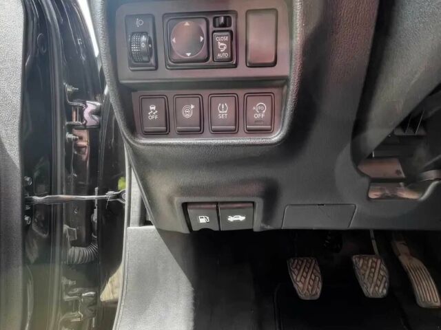 Черный Ниссан Жук, объемом двигателя 1.2 л и пробегом 57 тыс. км за 7200 $, фото 7 на Automoto.ua