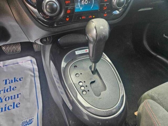 Черный Ниссан Жук, объемом двигателя 1.6 л и пробегом 88 тыс. км за 3950 $, фото 12 на Automoto.ua