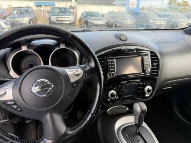 Чорний Ніссан Жук, об'ємом двигуна 1.6 л та пробігом 50 тис. км за 6700 $, фото 5 на Automoto.ua