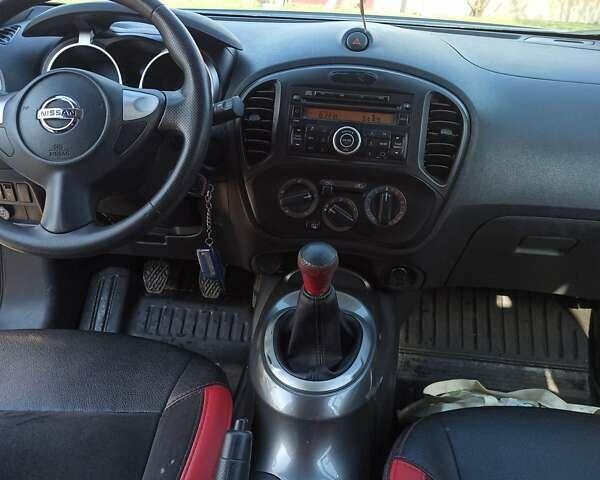 Черный Ниссан Жук, объемом двигателя 1.6 л и пробегом 63 тыс. км за 9400 $, фото 2 на Automoto.ua