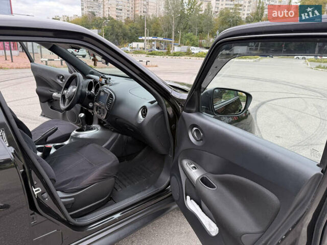 Черный Ниссан Жук, объемом двигателя 1.6 л и пробегом 80 тыс. км за 12222 $, фото 22 на Automoto.ua