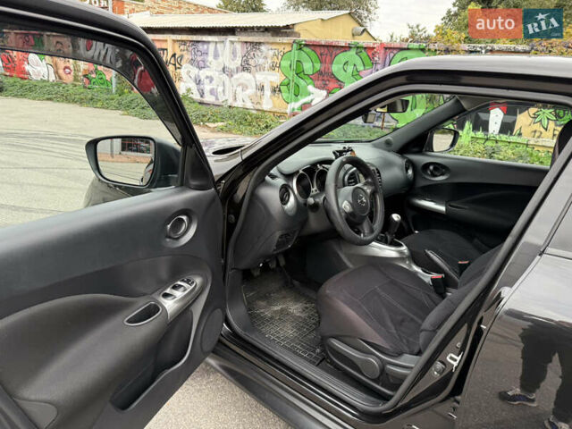 Черный Ниссан Жук, объемом двигателя 1.6 л и пробегом 80 тыс. км за 12222 $, фото 15 на Automoto.ua