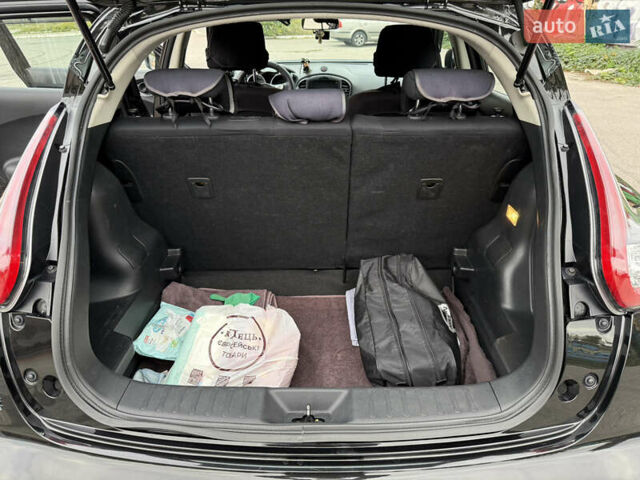 Черный Ниссан Жук, объемом двигателя 1.6 л и пробегом 80 тыс. км за 12222 $, фото 19 на Automoto.ua