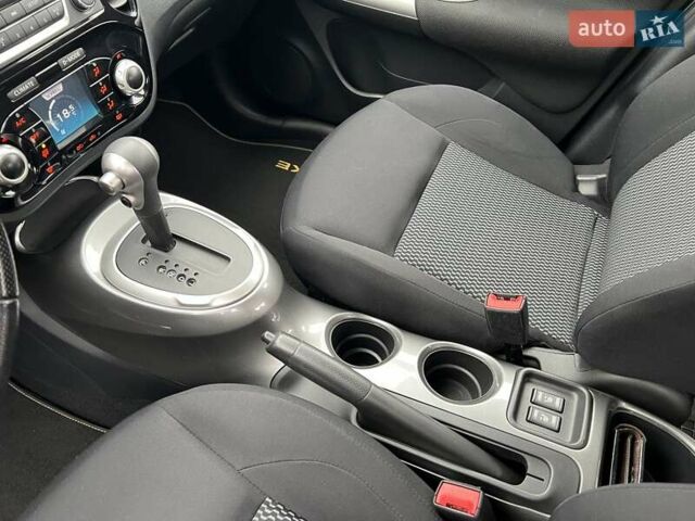 Черный Ниссан Жук, объемом двигателя 1.6 л и пробегом 79 тыс. км за 13900 $, фото 52 на Automoto.ua