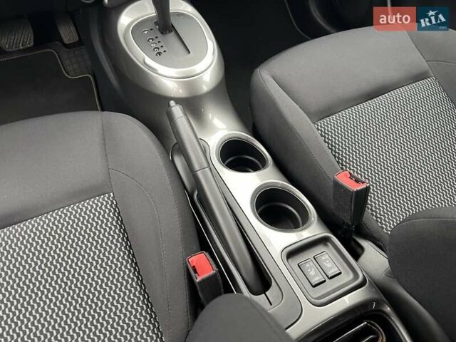 Черный Ниссан Жук, объемом двигателя 1.6 л и пробегом 79 тыс. км за 13900 $, фото 40 на Automoto.ua