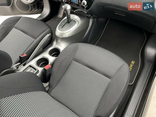 Черный Ниссан Жук, объемом двигателя 1.6 л и пробегом 79 тыс. км за 13900 $, фото 39 на Automoto.ua