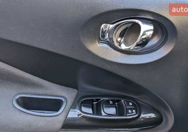 Фиолетовый Ниссан Жук, объемом двигателя 1.6 л и пробегом 252 тыс. км за 10300 $, фото 20 на Automoto.ua