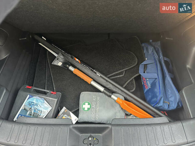 Фиолетовый Ниссан Жук, объемом двигателя 1.6 л и пробегом 50 тыс. км за 14700 $, фото 30 на Automoto.ua