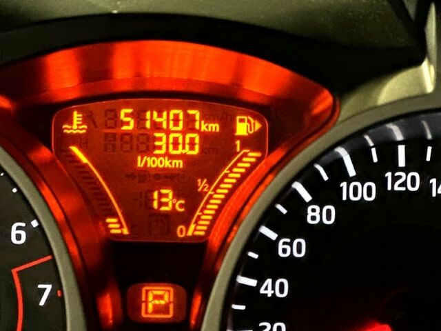 Фиолетовый Ниссан Жук, объемом двигателя 1.6 л и пробегом 51 тыс. км за 15500 $, фото 5 на Automoto.ua