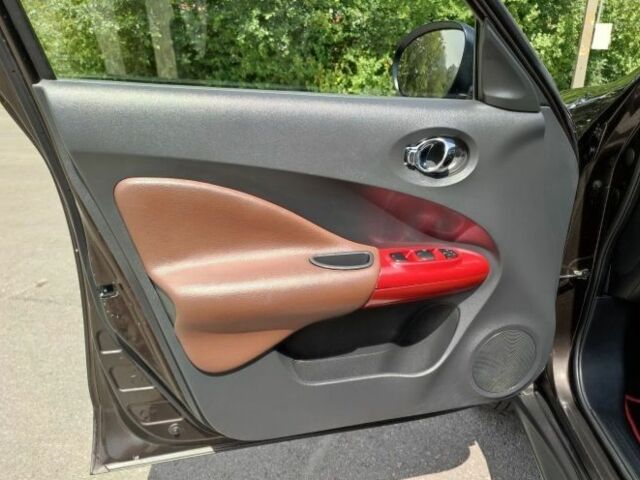 Коричневый Ниссан Жук, объемом двигателя 1.6 л и пробегом 170 тыс. км за 7200 $, фото 18 на Automoto.ua