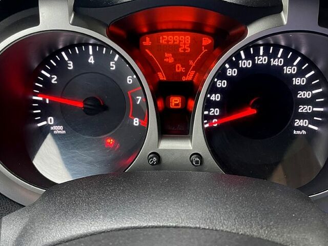 Коричневый Ниссан Жук, объемом двигателя 1.6 л и пробегом 130 тыс. км за 9500 $, фото 7 на Automoto.ua