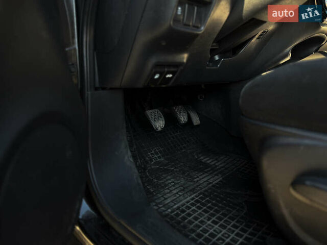 Коричневый Ниссан Жук, объемом двигателя 1.6 л и пробегом 224 тыс. км за 8499 $, фото 16 на Automoto.ua