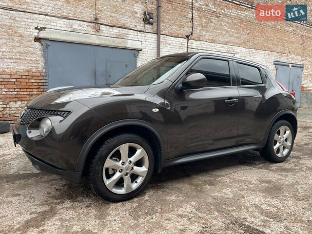 Коричневый Ниссан Жук, объемом двигателя 1.6 л и пробегом 105 тыс. км за 11000 $, фото 1 на Automoto.ua