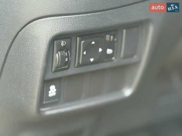 Коричневый Ниссан Жук, объемом двигателя 1.6 л и пробегом 85 тыс. км за 15700 $, фото 22 на Automoto.ua