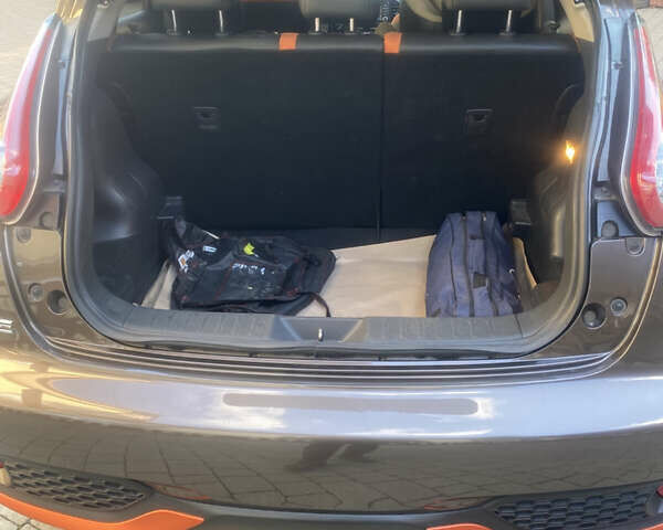 Коричневий Ніссан Жук, об'ємом двигуна 1.6 л та пробігом 118 тис. км за 13500 $, фото 5 на Automoto.ua