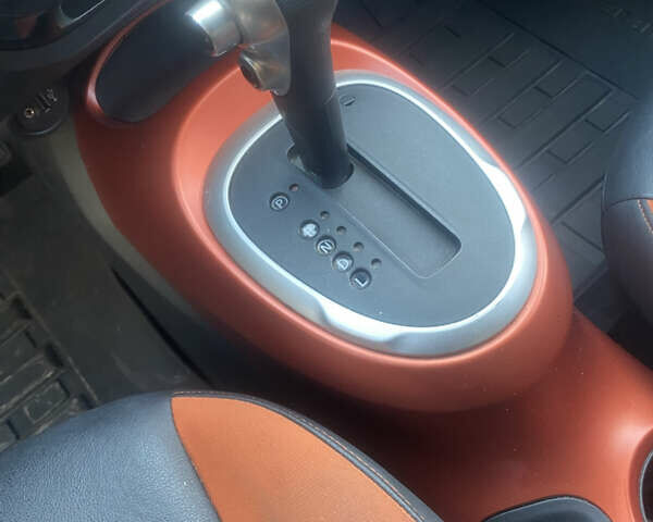 Коричневий Ніссан Жук, об'ємом двигуна 1.6 л та пробігом 118 тис. км за 13500 $, фото 8 на Automoto.ua