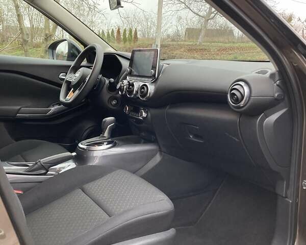 Коричневый Ниссан Жук, объемом двигателя 1 л и пробегом 40 тыс. км за 18600 $, фото 3 на Automoto.ua