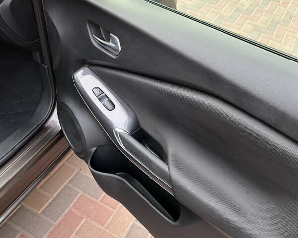 Коричневий Ніссан Жук, об'ємом двигуна 1 л та пробігом 50 тис. км за 19900 $, фото 10 на Automoto.ua