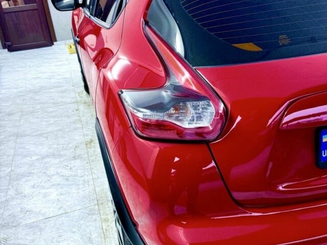 Красный Ниссан Жук, объемом двигателя 1.6 л и пробегом 45 тыс. км за 9000 $, фото 7 на Automoto.ua