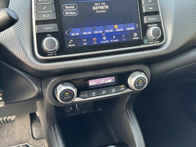 Красный Ниссан Жук, объемом двигателя 1.6 л и пробегом 82 тыс. км за 14700 $, фото 6 на Automoto.ua