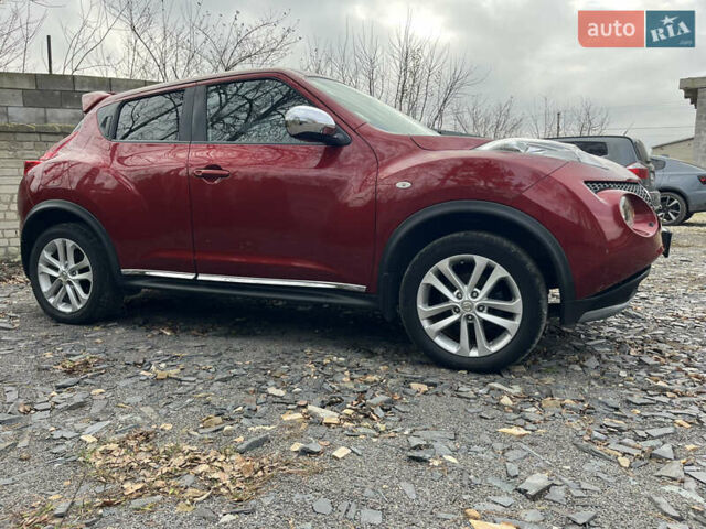 Красный Ниссан Жук, объемом двигателя 1.5 л и пробегом 195 тыс. км за 7750 $, фото 3 на Automoto.ua