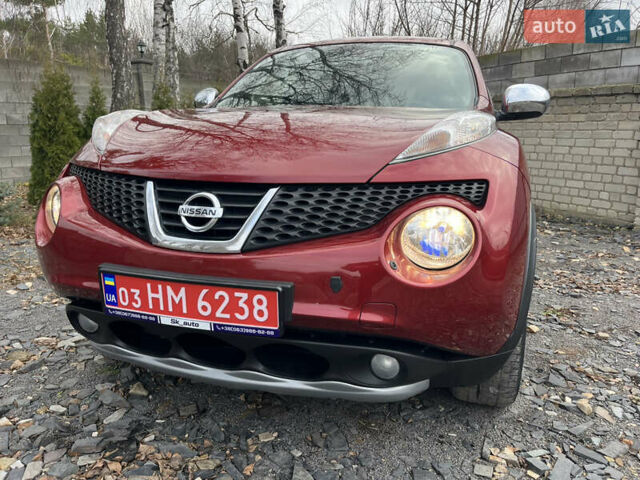 Красный Ниссан Жук, объемом двигателя 1.5 л и пробегом 195 тыс. км за 7750 $, фото 1 на Automoto.ua