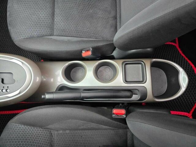 Красный Ниссан Жук, объемом двигателя 1.6 л и пробегом 216 тыс. км за 9499 $, фото 23 на Automoto.ua