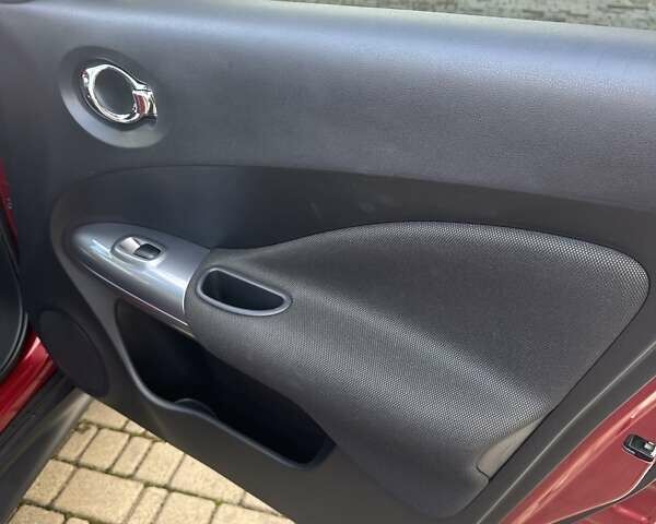 Красный Ниссан Жук, объемом двигателя 1.6 л и пробегом 99 тыс. км за 9887 $, фото 31 на Automoto.ua