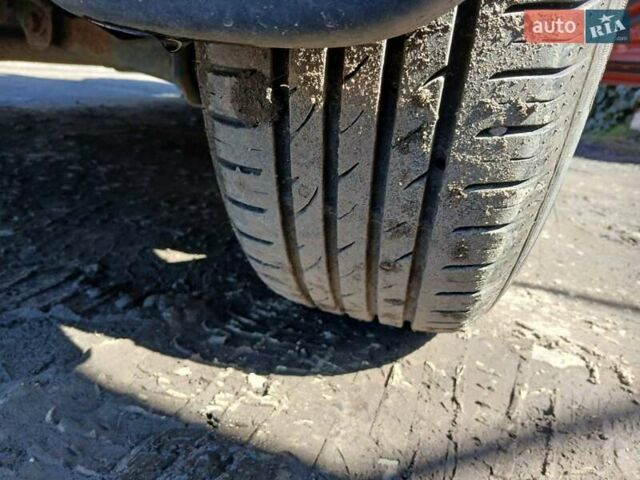 Красный Ниссан Жук, объемом двигателя 1.62 л и пробегом 170 тыс. км за 8999 $, фото 16 на Automoto.ua