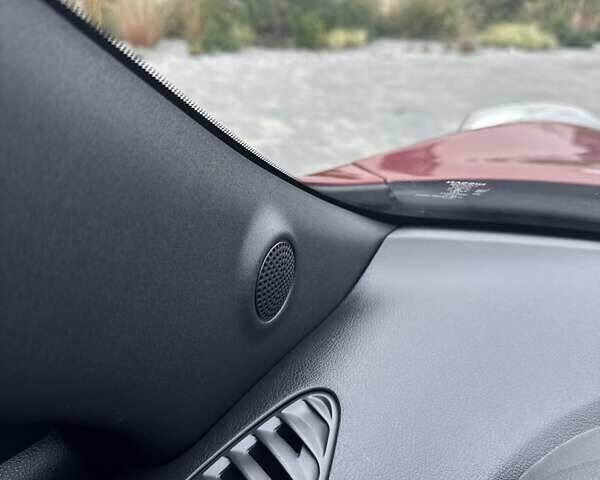 Красный Ниссан Жук, объемом двигателя 1.6 л и пробегом 98 тыс. км за 9988 $, фото 35 на Automoto.ua