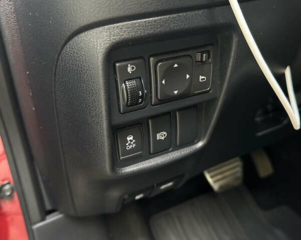 Червоний Ніссан Жук, об'ємом двигуна 1.6 л та пробігом 151 тис. км за 10000 $, фото 19 на Automoto.ua