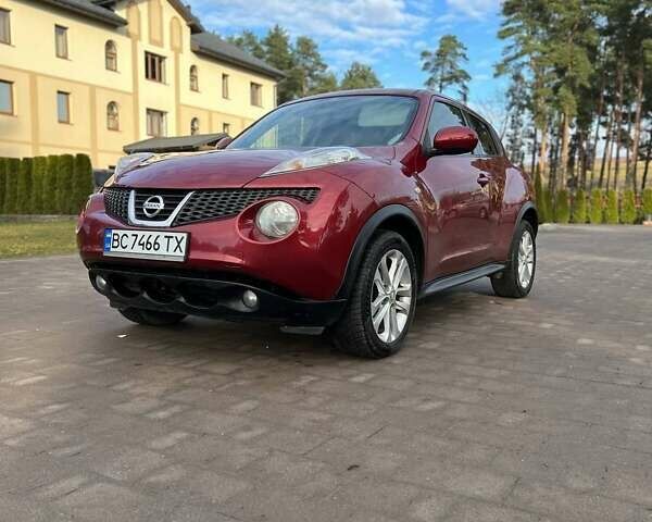 Красный Ниссан Жук, объемом двигателя 1.6 л и пробегом 160 тыс. км за 9797 $, фото 2 на Automoto.ua