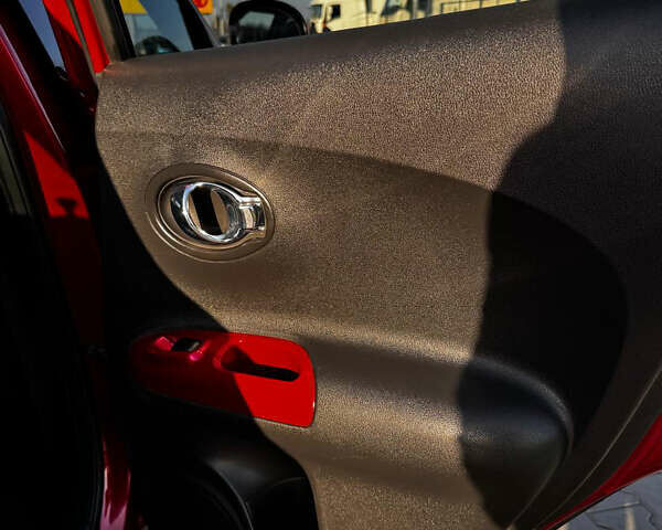 Красный Ниссан Жук, объемом двигателя 1.6 л и пробегом 119 тыс. км за 11700 $, фото 18 на Automoto.ua