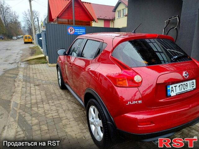 Красный Ниссан Жук, объемом двигателя 1.6 л и пробегом 134 тыс. км за 9600 $, фото 5 на Automoto.ua