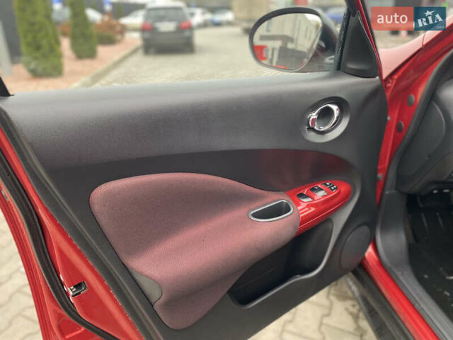 Красный Ниссан Жук, объемом двигателя 1.6 л и пробегом 119 тыс. км за 11000 $, фото 15 на Automoto.ua