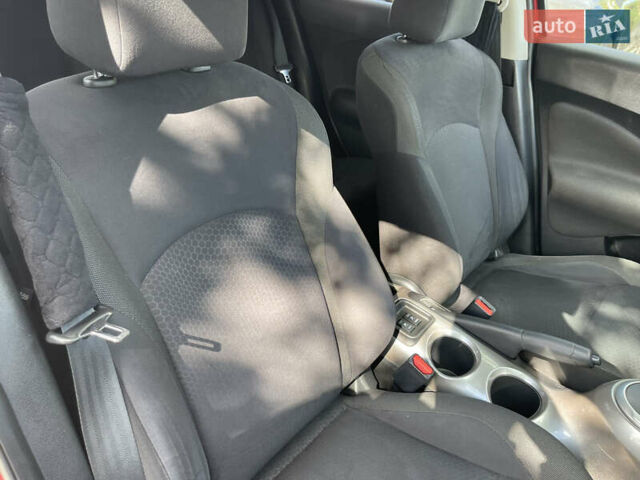 Красный Ниссан Жук, объемом двигателя 1.6 л и пробегом 91 тыс. км за 11500 $, фото 34 на Automoto.ua