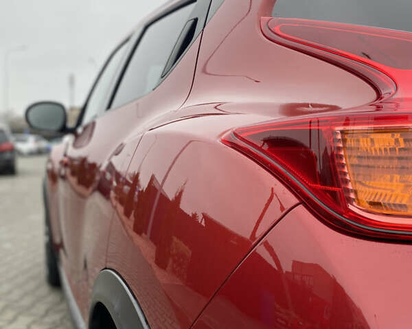 Красный Ниссан Жук, объемом двигателя 1.6 л и пробегом 119 тыс. км за 11000 $, фото 11 на Automoto.ua