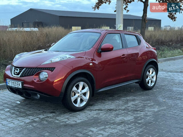Красный Ниссан Жук, объемом двигателя 1.6 л и пробегом 96 тыс. км за 11200 $, фото 1 на Automoto.ua