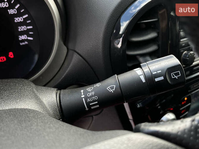 Красный Ниссан Жук, объемом двигателя 1.6 л и пробегом 209 тыс. км за 10900 $, фото 15 на Automoto.ua