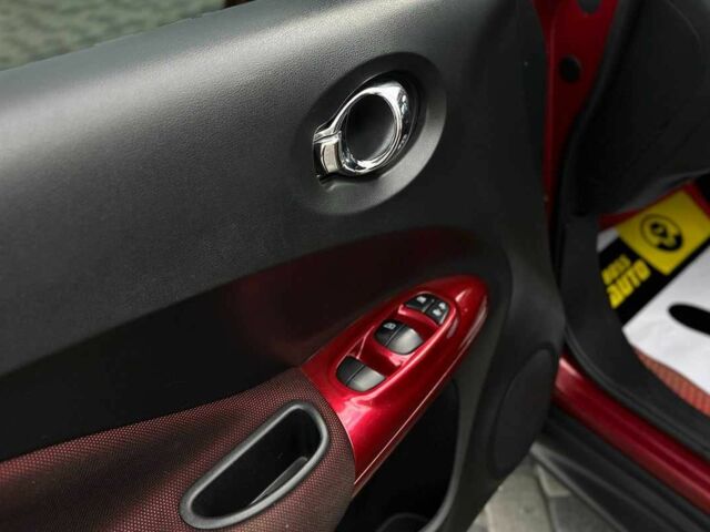 Красный Ниссан Жук, объемом двигателя 1.6 л и пробегом 209 тыс. км за 10900 $, фото 19 на Automoto.ua