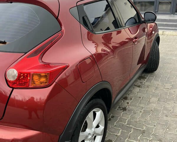 Красный Ниссан Жук, объемом двигателя 1.6 л и пробегом 199 тыс. км за 9800 $, фото 7 на Automoto.ua