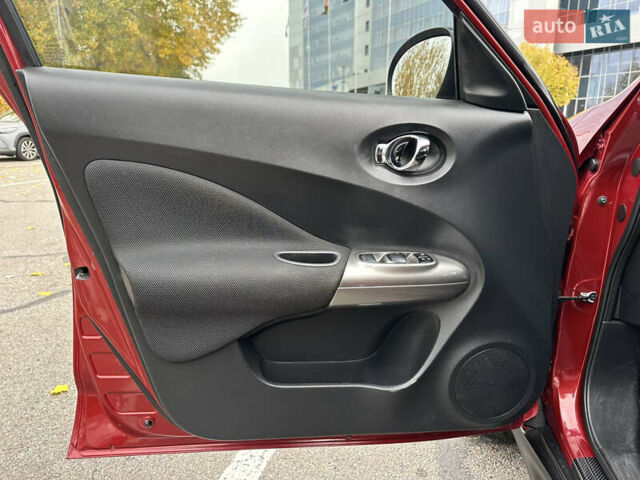 Красный Ниссан Жук, объемом двигателя 1.6 л и пробегом 130 тыс. км за 10500 $, фото 32 на Automoto.ua