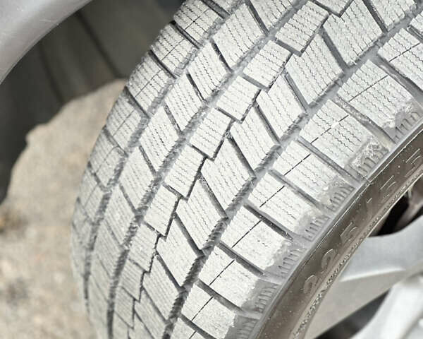 Красный Ниссан Жук, объемом двигателя 1.6 л и пробегом 130 тыс. км за 9999 $, фото 2 на Automoto.ua