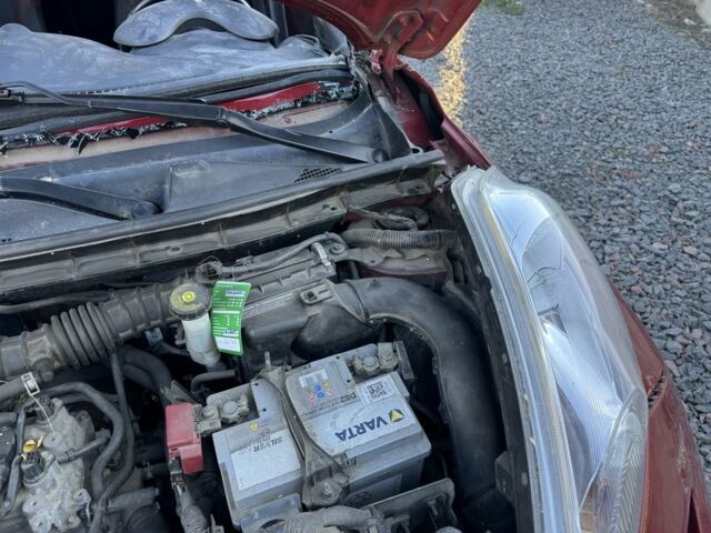 Червоний Ніссан Жук, об'ємом двигуна 1.6 л та пробігом 83 тис. км за 4600 $, фото 10 на Automoto.ua