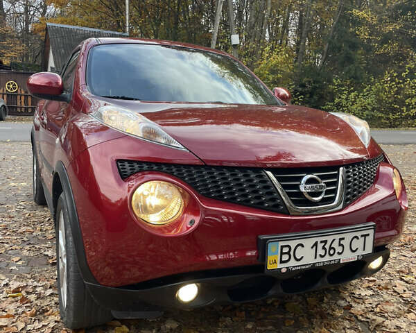 Красный Ниссан Жук, объемом двигателя 1.6 л и пробегом 98 тыс. км за 11500 $, фото 2 на Automoto.ua