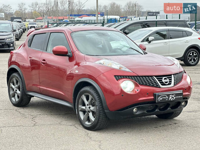 Красный Ниссан Жук, объемом двигателя 1.6 л и пробегом 130 тыс. км за 9999 $, фото 5 на Automoto.ua