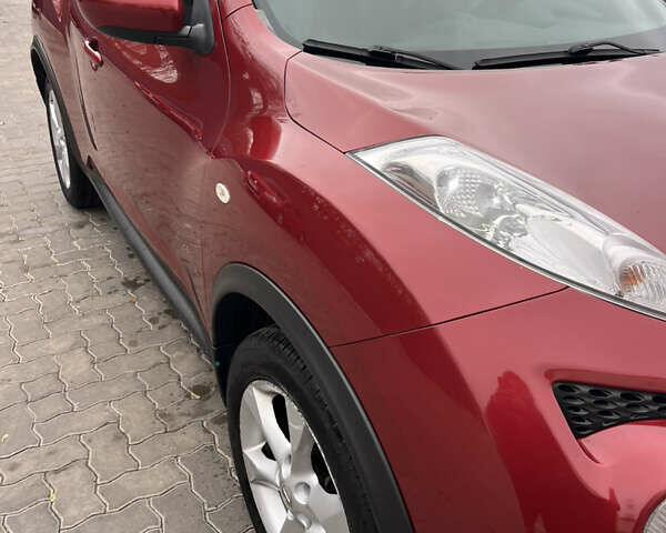 Красный Ниссан Жук, объемом двигателя 1.6 л и пробегом 199 тыс. км за 9800 $, фото 4 на Automoto.ua