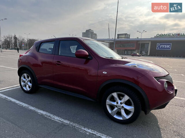 Красный Ниссан Жук, объемом двигателя 1.6 л и пробегом 61 тыс. км за 12500 $, фото 2 на Automoto.ua