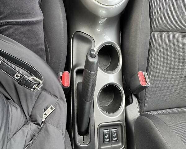 Красный Ниссан Жук, объемом двигателя 1.6 л и пробегом 117 тыс. км за 9900 $, фото 3 на Automoto.ua