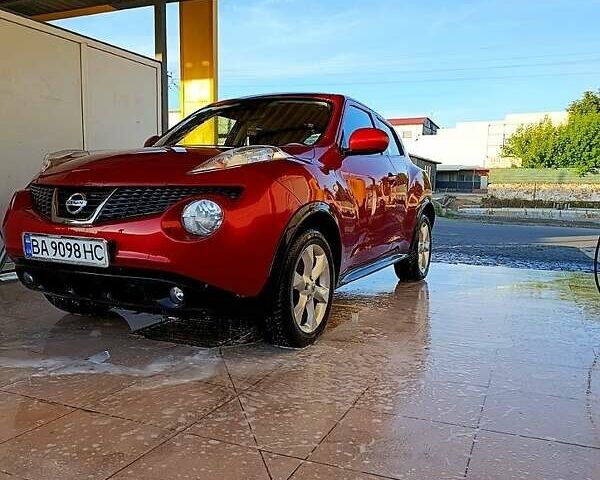 Красный Ниссан Жук, объемом двигателя 1.6 л и пробегом 150 тыс. км за 10200 $, фото 3 на Automoto.ua